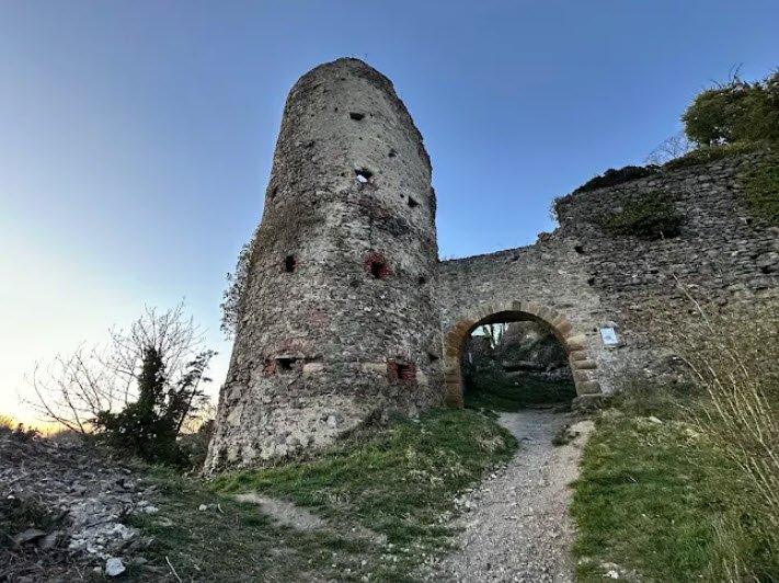 Burgruine Mägdeberg, Germany